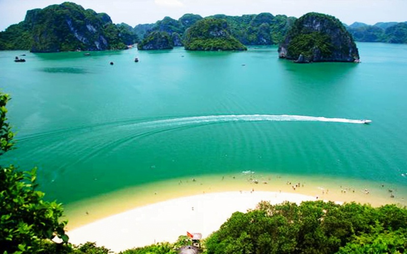 Du lịch biển Hạ Long với những bãi tắm nổi tiếng dành cho du khách